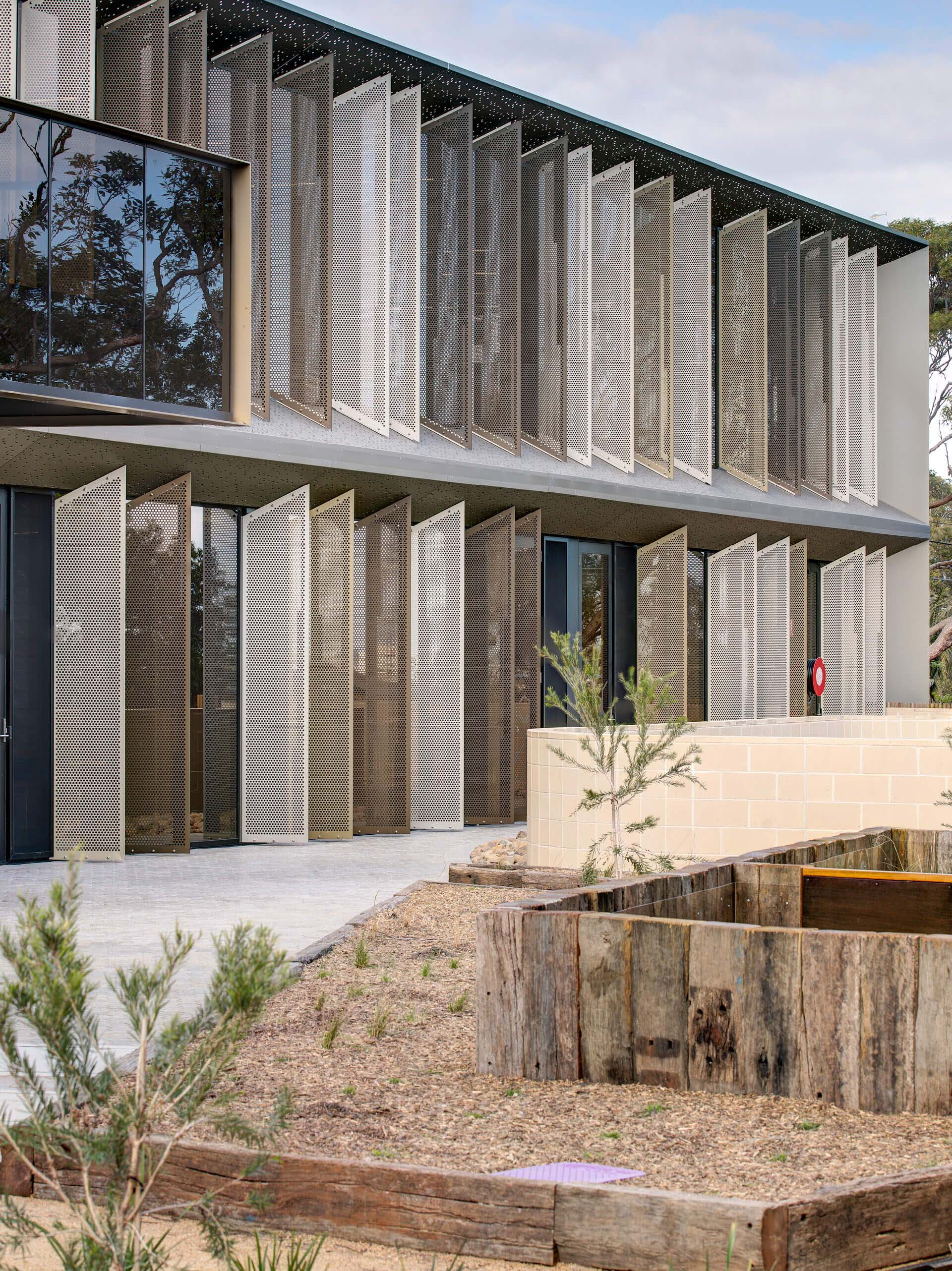 11 external animal enclosures at taronga zoo institute sydney taylor construction education