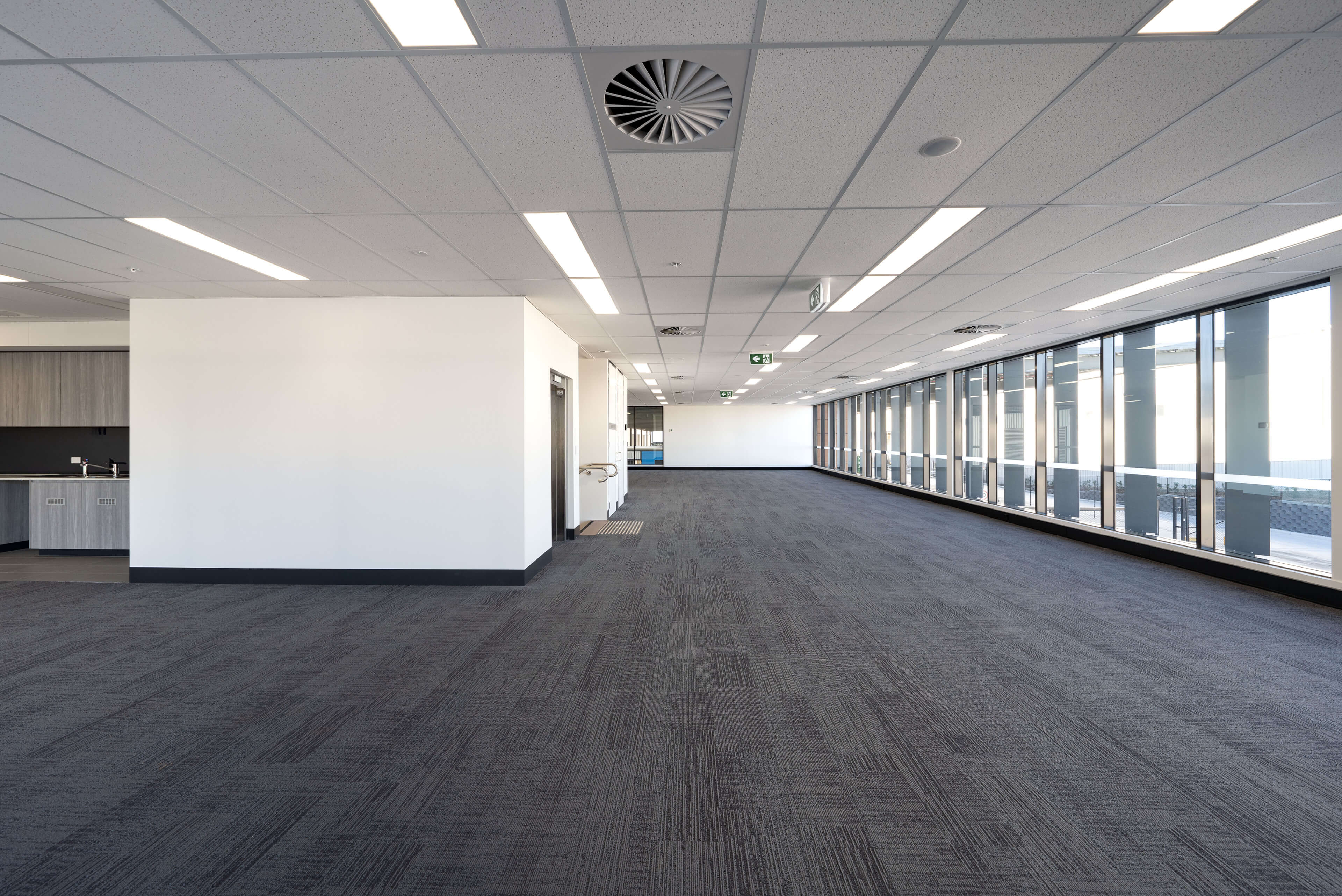 13 large open plan commercial space alternate view at building 2 wetherill park taylor construction industrial