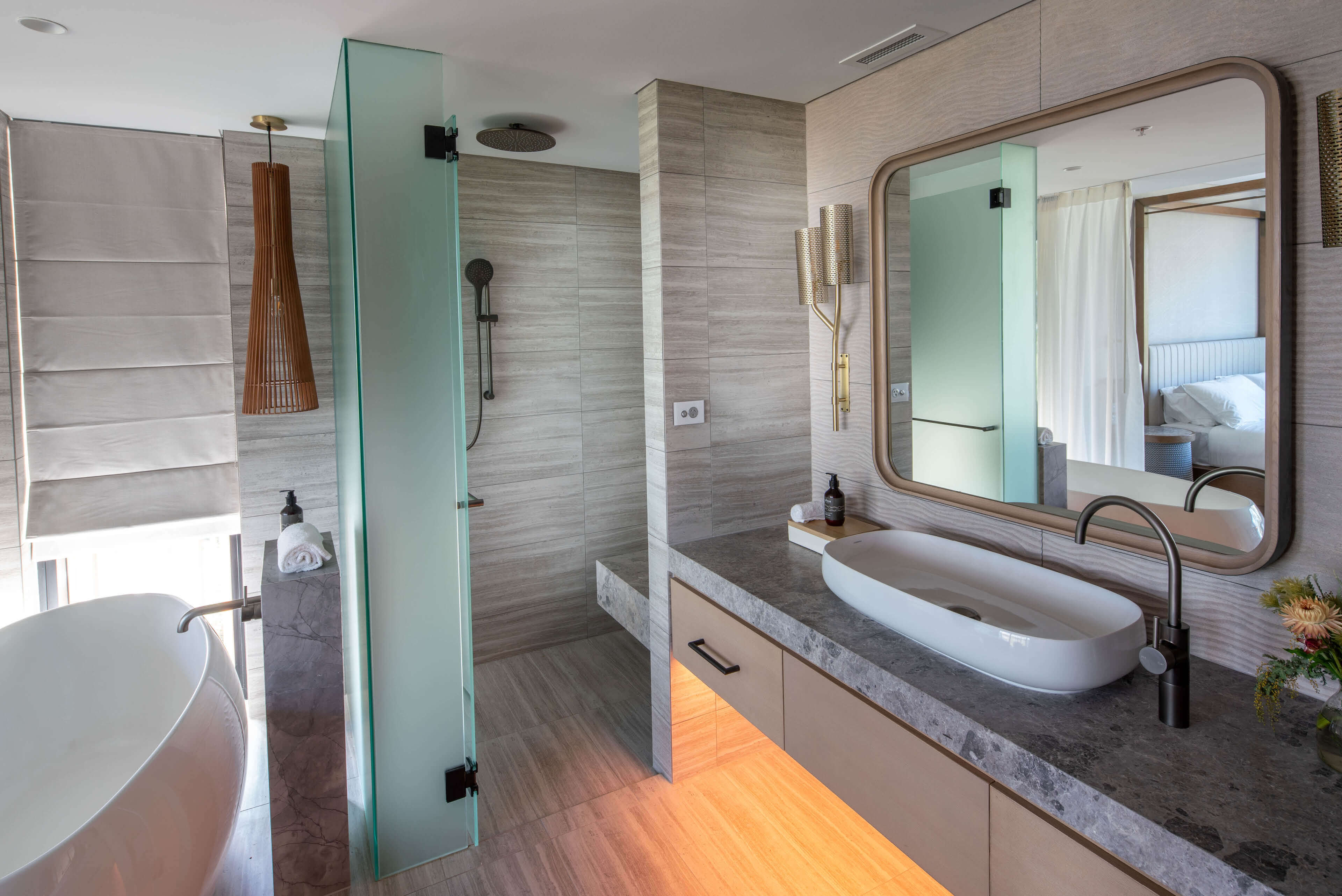 26 accommodation interior of bathroom and shower at taronga wildlife retreat sydney taylor construction hospitality