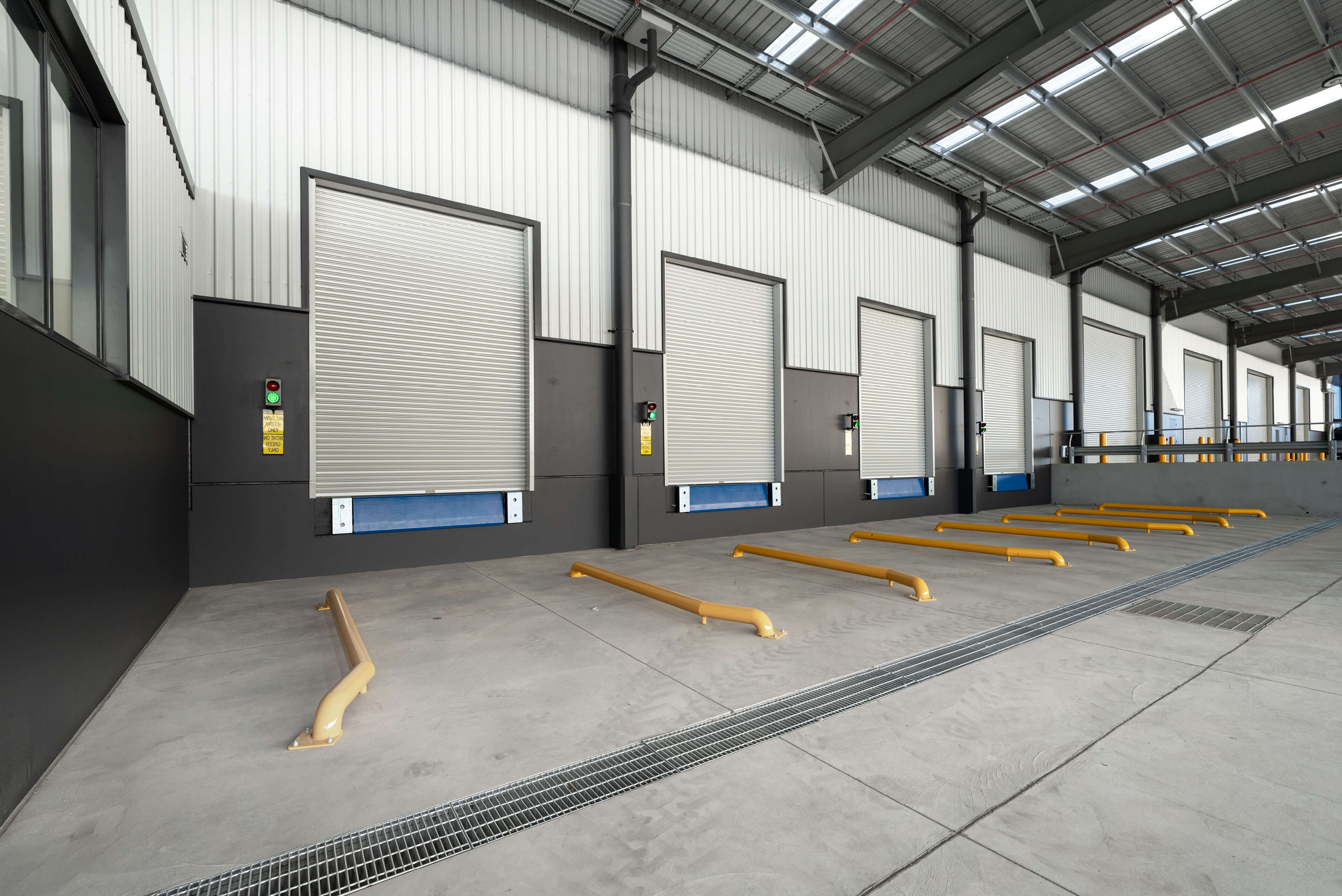 8 loading docks at building 2 wetherill park taylor construction industrial