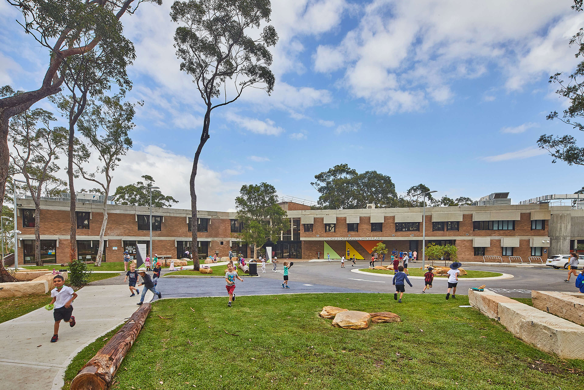 20 central courtyard at lindfield learning village stage 1 construction education