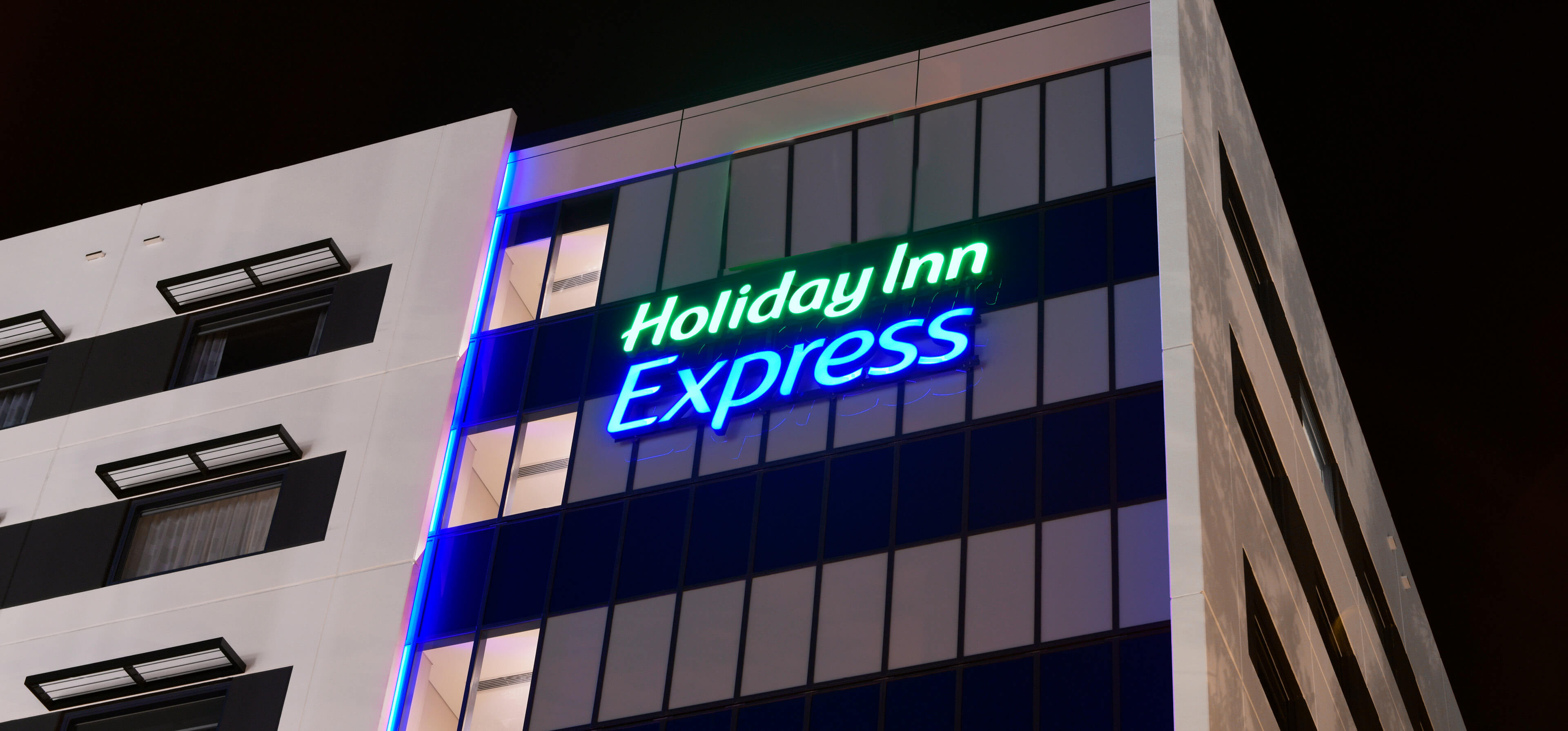 22 exterior night close up holiday inn express newcastle taylor construction hospitality