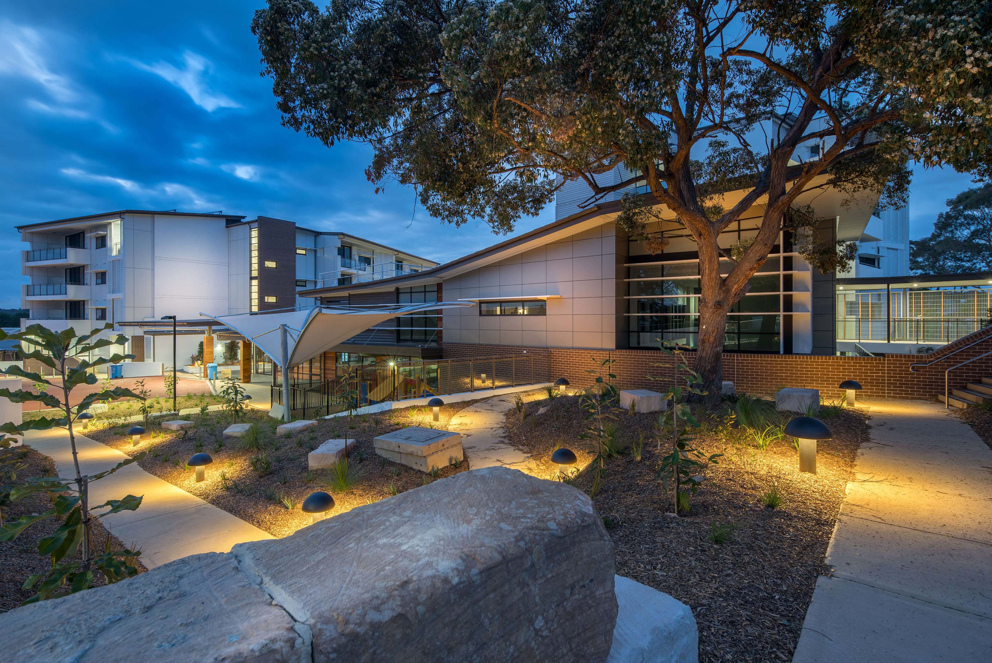 2 two interconnected buildings hammondcare miranda taylor construction health and aged care