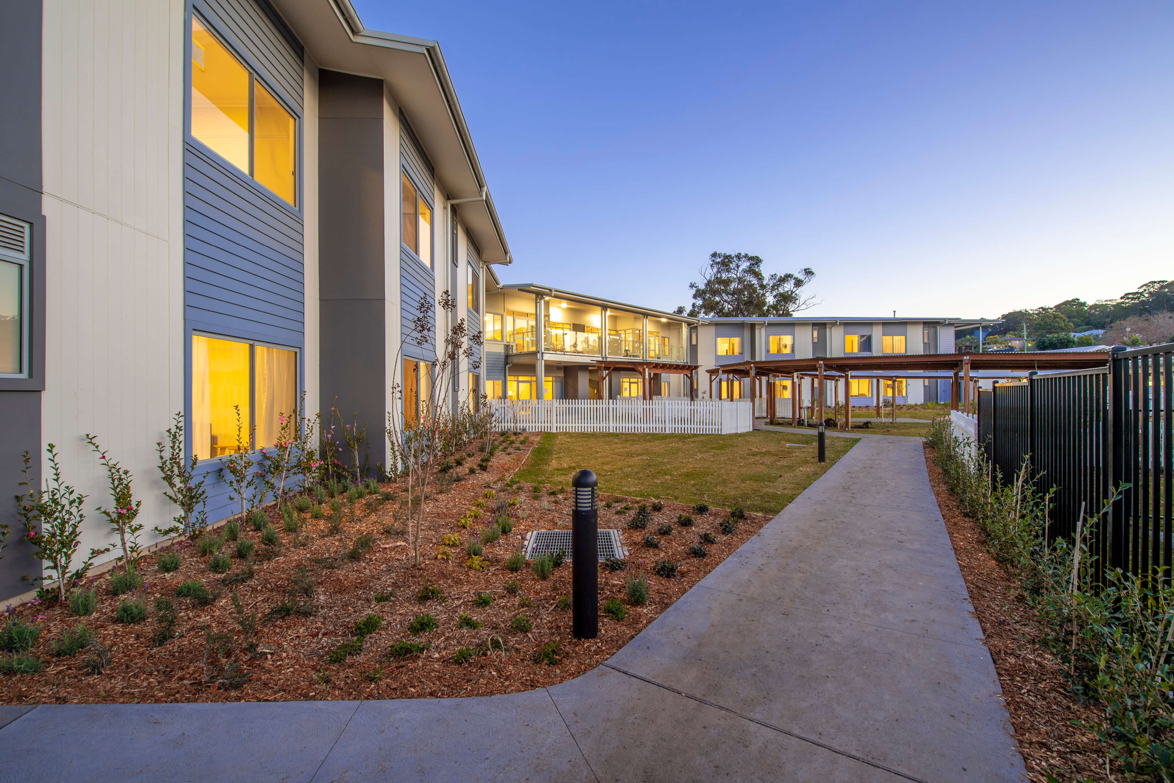 3 interconnected walkway hammondcare cardiff taylor construction health and aged care