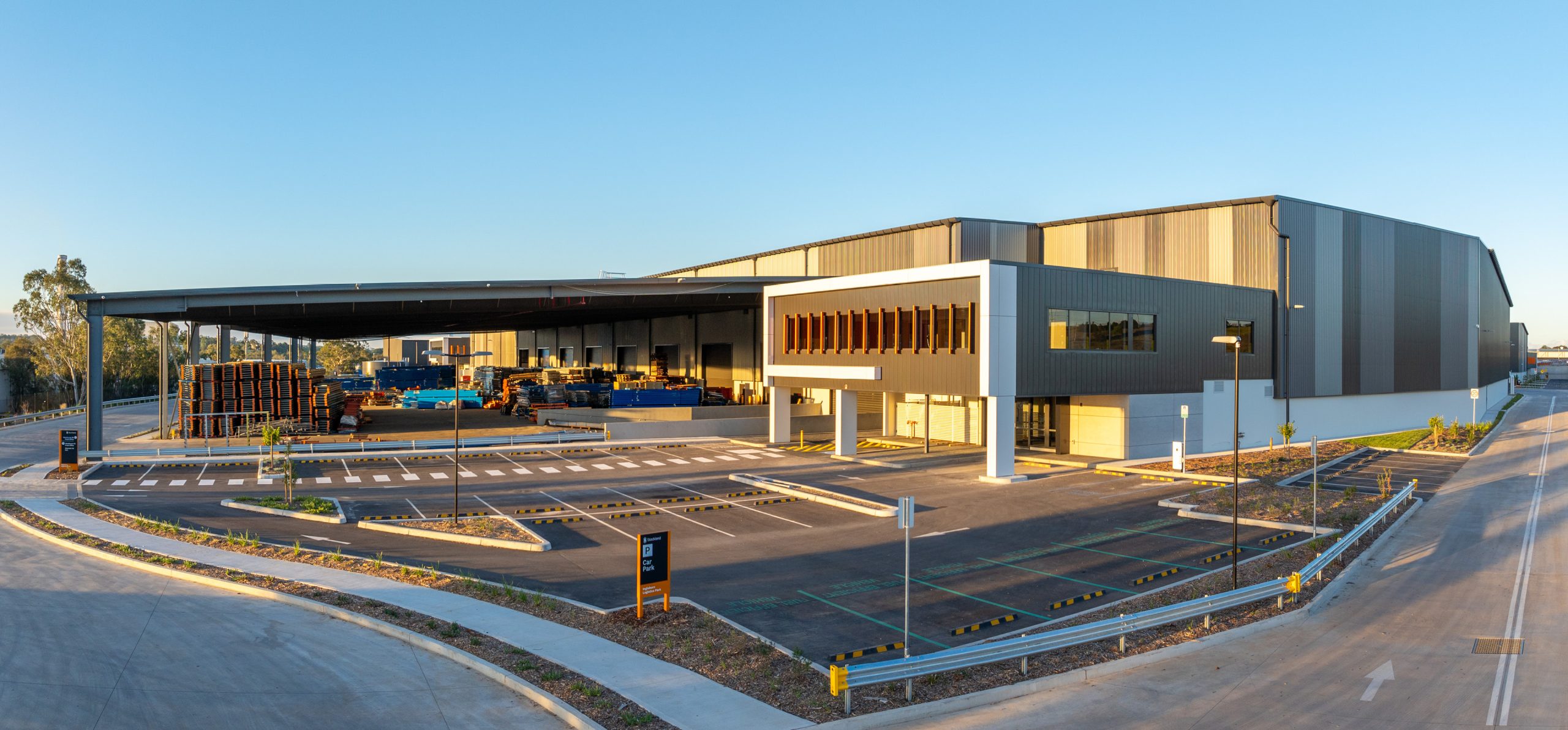 3 loading dock and carpark stockland ingleburn stage three taylor construction industrial